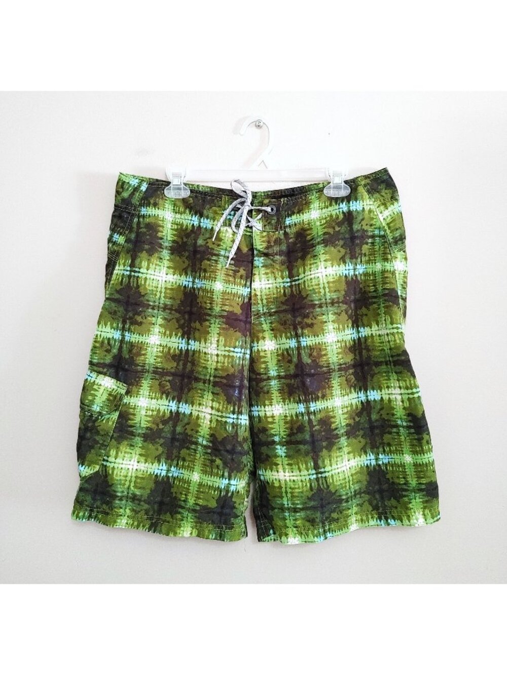 Columbia Board Shorts Mens 34 Omni Shield Green Tie Dye Shorts Swim